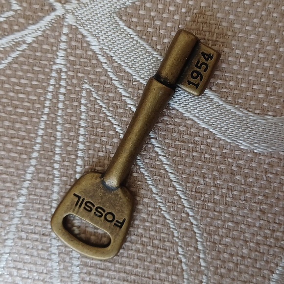 Fossil Leather Flap Organizer Bag! - Picture 12 of 16